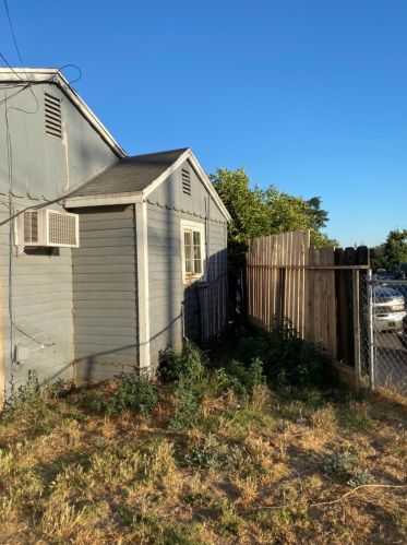 1402 Monterey Ave, Modesto, CA 95354-4247