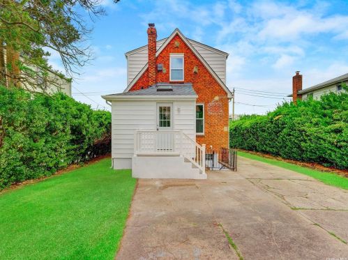 103 Clement Ave, Floral Park NY  11003-2703 exterior