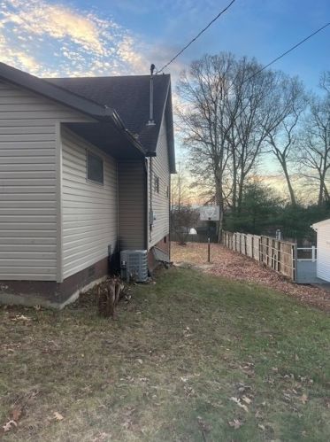 430 Shady Ln, New Castle PA  16105-1572 exterior