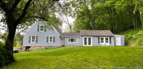 28 Church St, North Branford CT  06471-1417 exterior