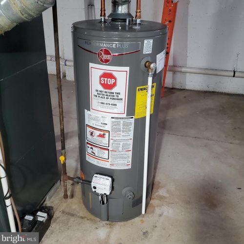 208 Bittlewood Ave, Berlin Boro NJ  08009-9444 exterior