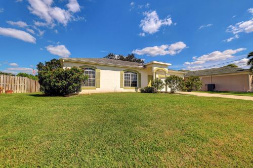 2549 Gabor Ct, Fort Pierce, FL 34953-2535