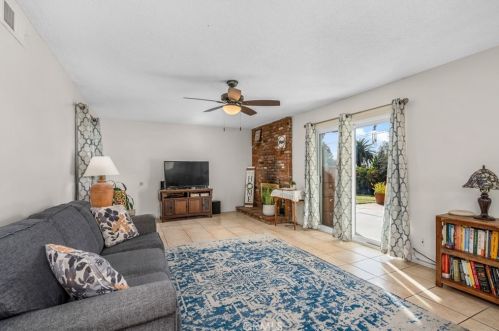5660 Bonnie St, San Bernardino, CA 92404-2910