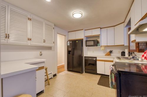 41 Ferguson Rd, Manchester, CT 06040-4532