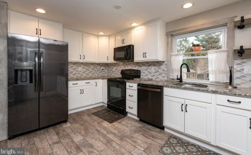 2429 Larkin Rd, Boothwyn PA  19061-2616 exterior