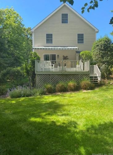 1 Getner Trl, Norwalk CT  06854-2324 exterior