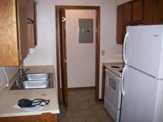 1379 Parkside Dr, Junction City KS  66441-4618 exterior