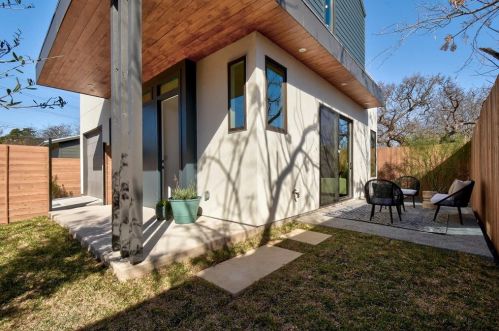 4907 Delores Ave, Austin TX 78721-2107 exterior