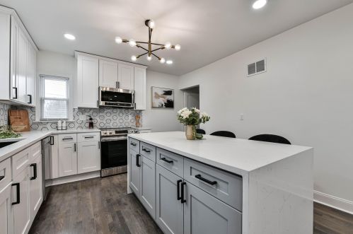 4235 92nd St, Milwaukee WI  53228-2133 exterior