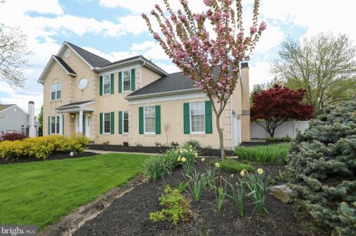 210 Cinnabar Ln, Yardley, PA 19067-5717