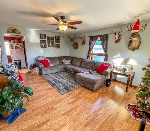 212 Charlton St, Beaver Dam, WI 53916-1964