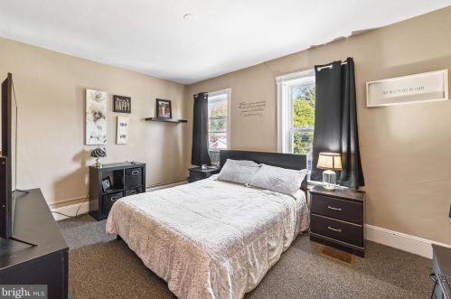 33 Mcclellan Ave, Trenton NJ 08610-6050 exterior