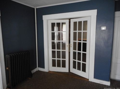 168 Main St, Putnam CT  06260-2315 exterior