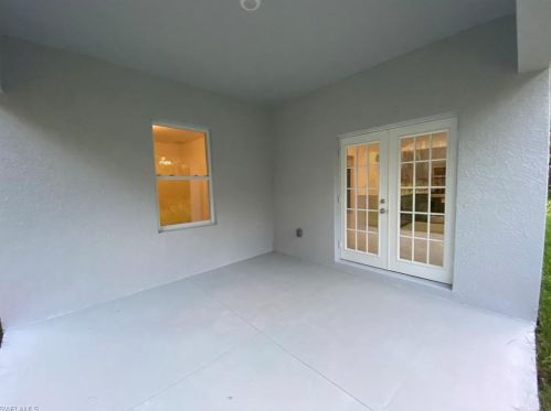 4235 30th Ave, Naples, FL 34117-9254