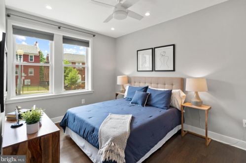 1274 Simms Pl, Washington, DC 20002-7839