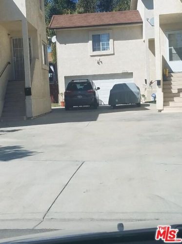 11731 2nd Ave, Lynwood, CA 90262-4574