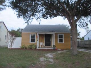 3814 Chapel Dr, Sarasota, FL 34234-5221