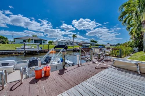 1208 13th Ter, Cape Coral, FL 33909-0014