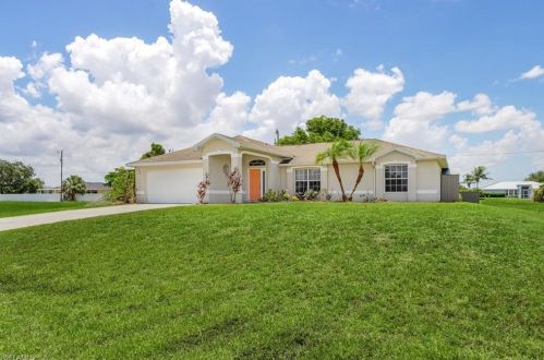 222 4th St, Cape Coral, FL 33909-1954