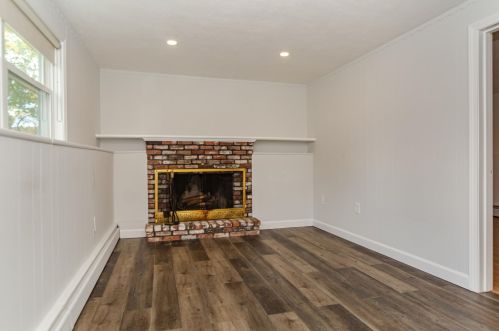 45 Ackerman St, Salem NH  03079-3401 exterior