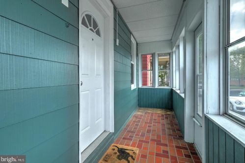 350 Maple Ave, Hanover PA  17331-5124 exterior