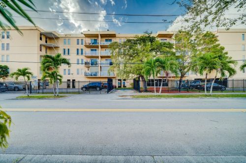 6950 6th Ave, Hialeah, FL 33014-4868