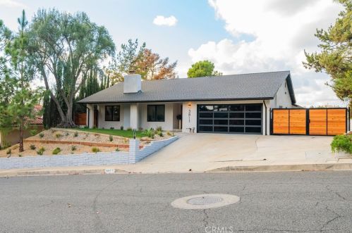 3811 Karen Lynn Dr, Glendale CA  91206-1219 exterior