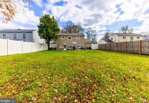 735 Shields Ave, West Deptford, NJ 08096-1478
