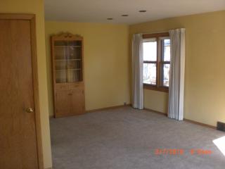 1221 Glenview Ave, Milwaukee WI  53213-2519 exterior