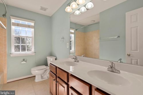 12257 Tulane Fls Dr, Bristow VA  20136-2183 exterior