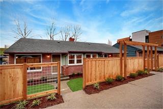 4002 14 Ave, Seattle WA  98108-1430 exterior