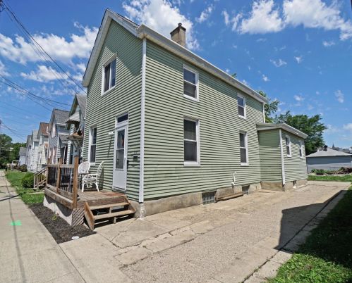 330 Bradley Ave, Cincinnati, OH 45215-4707
