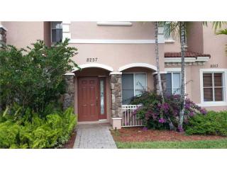 8257 25th Ct, Hollywood, FL