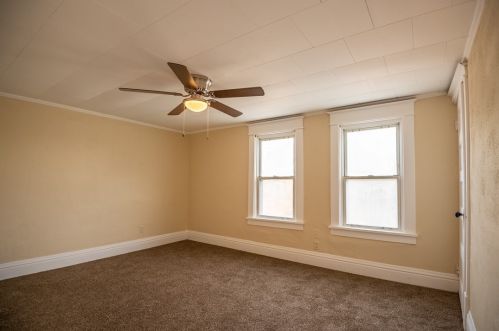 1231 Negley St, Hermitage PA  16121-1728 exterior