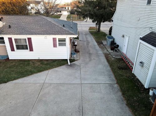 3573 92, Milwaukee WI 53228-1543 exterior