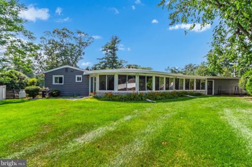 1014 Thomas Ave, Riverton NJ  08077-2321 exterior