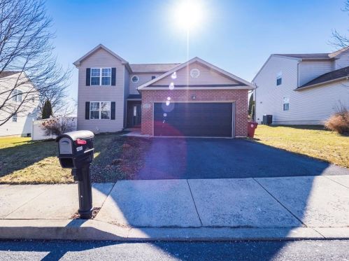 1200 Vera Dr, Easton, PA 18040-5825