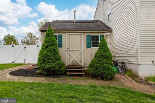 50 Ashley Cir, Gilbertsville PA  19525-8876 exterior