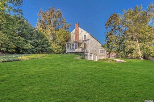 30 Old Mill Rd, Great Neck, NY 11023-1932