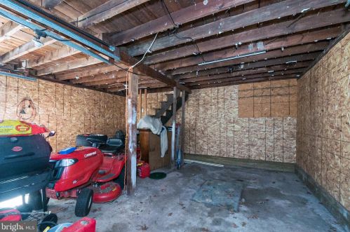 2 Robert Rd, New Castle DE  19720-3925 exterior