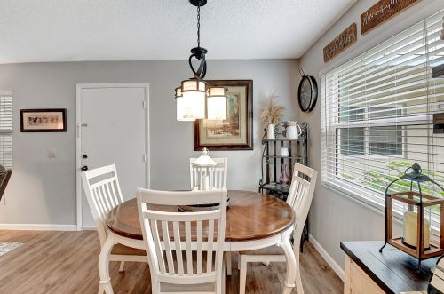 828 Flanders R, Delray Beach FL  33484-5335 exterior