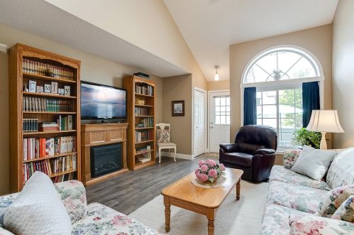 945 106th Ln, Minneapolis, MN 55433-4316