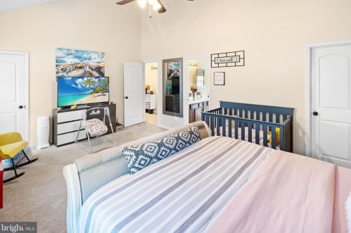 99 Nathaniel Dr, Charles Town WV  25414-1290 exterior