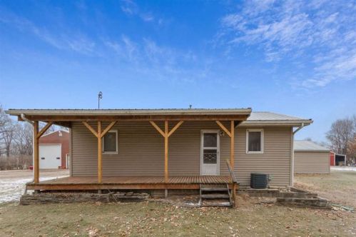933 Mccoy Rd, Waterloo, IA 50707-2101