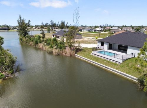 1908 14 St, Cape Coral FL  33909-1643 exterior