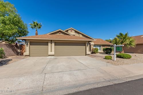 4420 Soft Wind Dr, Glendale, AZ 85310-3941