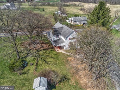 210 Hoernerstown Rd, Hummelstown PA  17036-9503 exterior