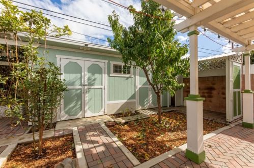 5634 Oliva Ave, Lakewood CA  90712-1612 exterior