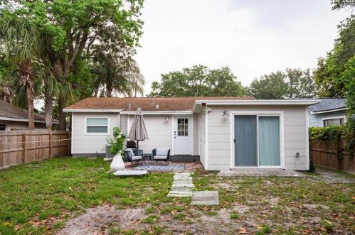 2034 28th Ave, Saint Petersburg FL  33713-4145 exterior