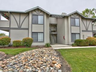 1058 Padre Dr, Salinas CA  93901-4611 exterior